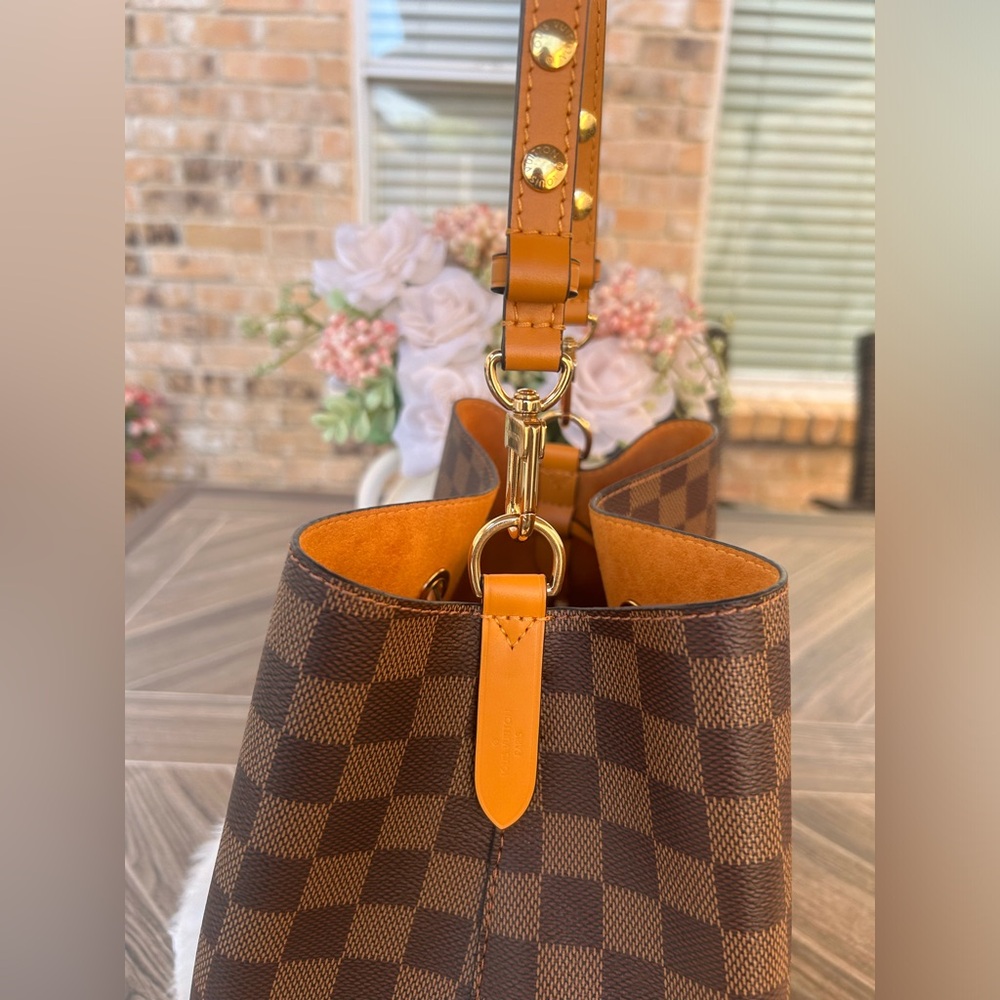 NeoNoe Damier Ebene Safran Shoulder/Crossbody Bag - Picture 6 of 16